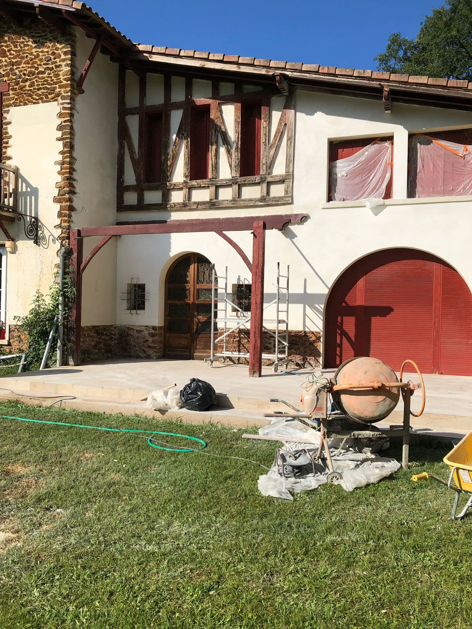 Rénovation d'une façade en cours